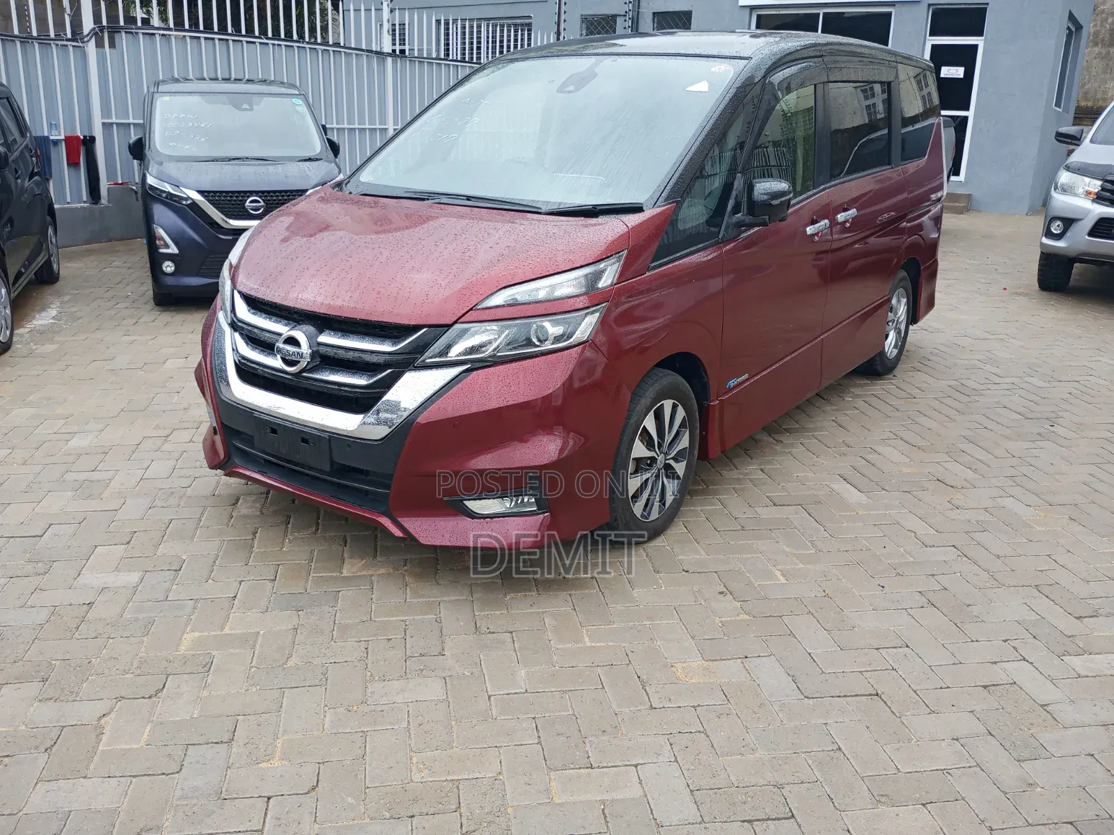 Nissan Serena 2019 Red