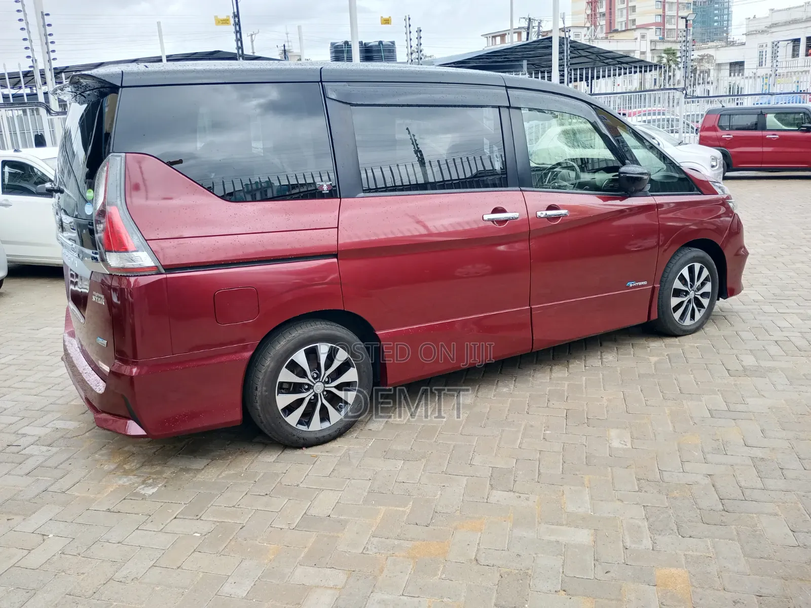 Nissan Serena 2019 Red