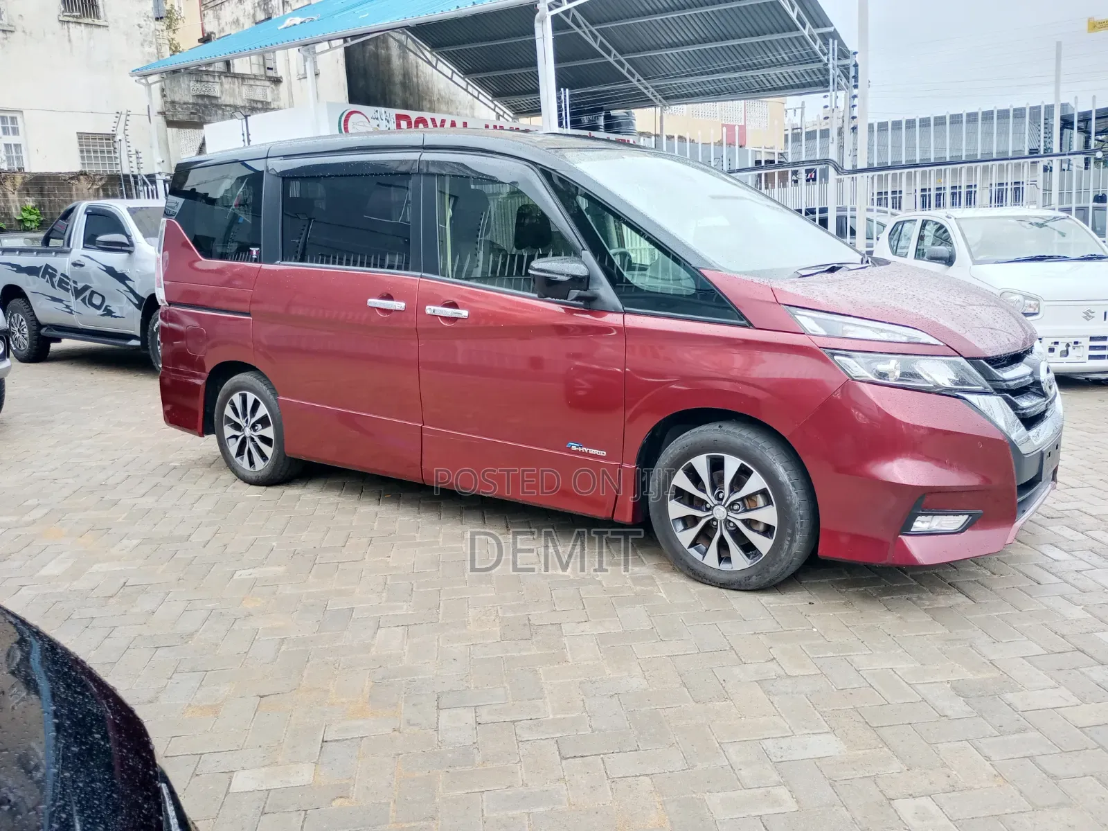 Nissan Serena 2019 Red