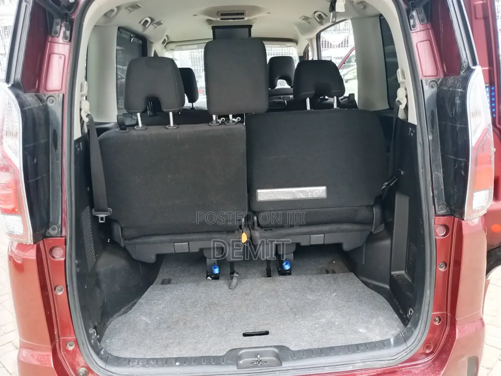 Nissan Serena 2019 Red