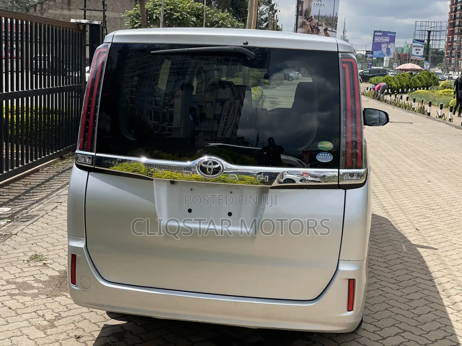 Toyota Noah 2.0 FWD (8 Seater) 2020 Silver
