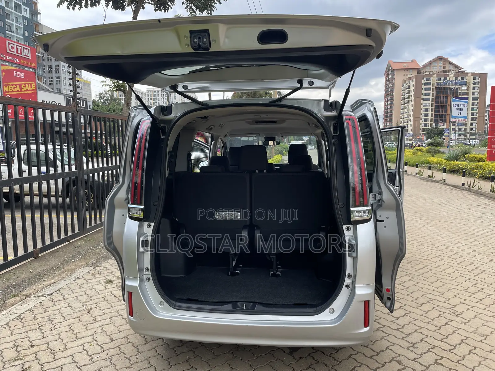 Toyota Noah 2.0 FWD (8 Seater) 2020 Silver