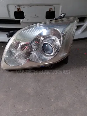 Toyota Avensis Headlight Non -Xenon