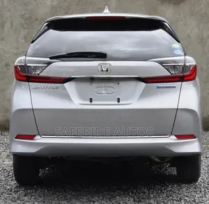 Honda Fit Shuttle 2019 Silver