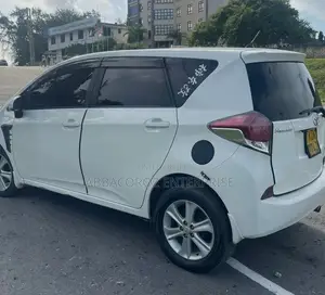 Toyota Ractis 1.5 FWD 2015 White