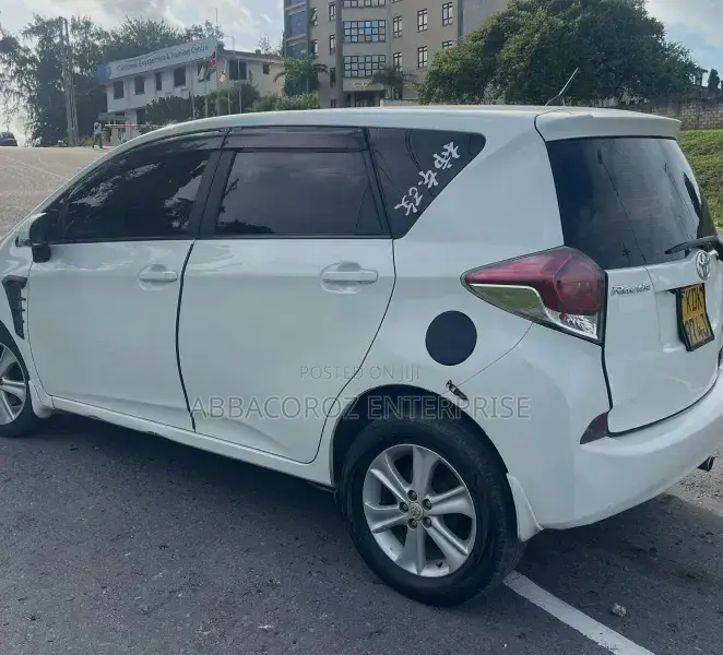 Toyota Ractis 1.5 FWD 2015 White
