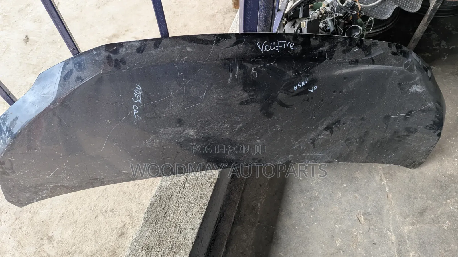Toyota Vellfire Bonnet