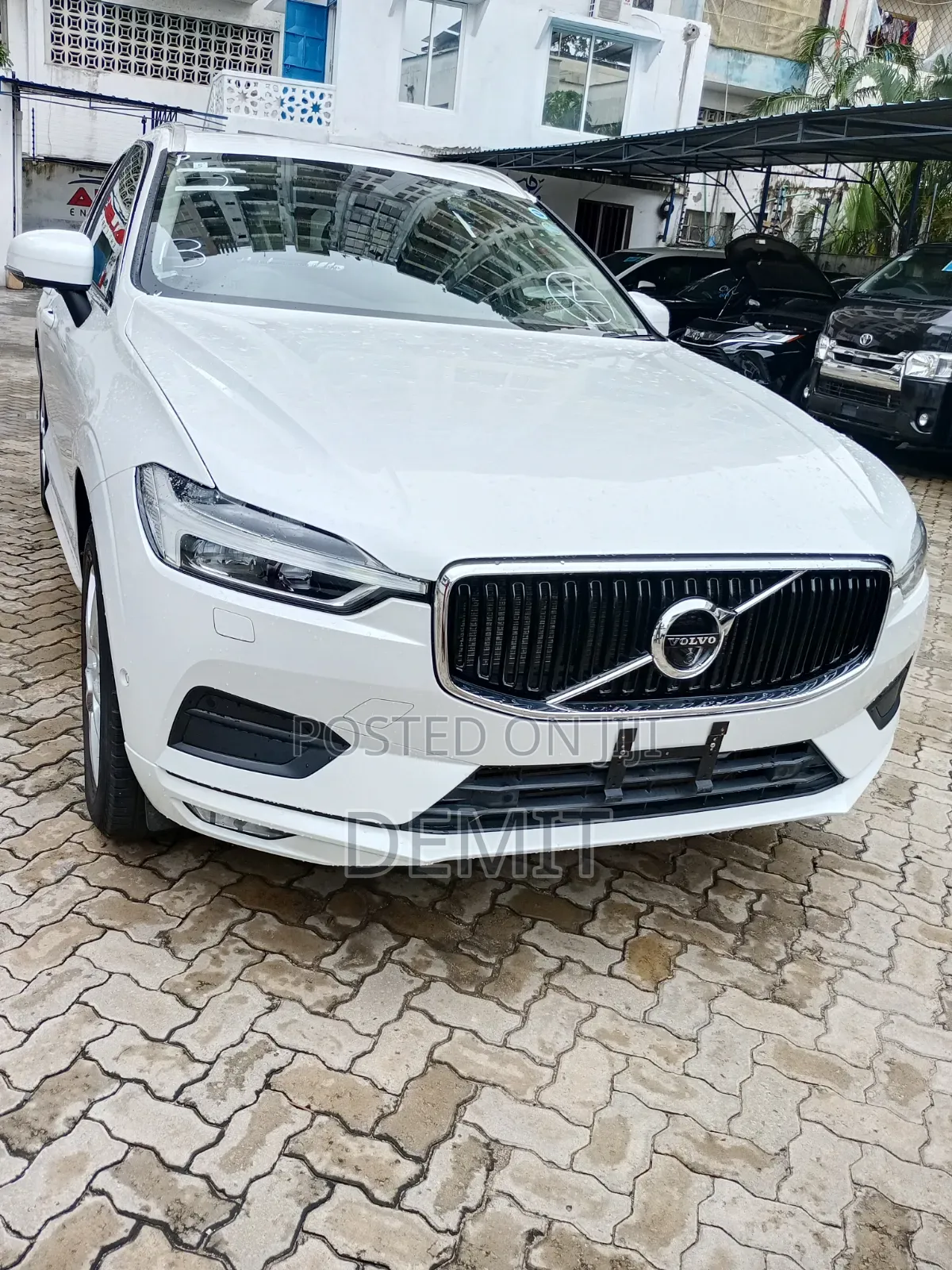 Volvo XC60 T5 Momentum AWD 2019 White