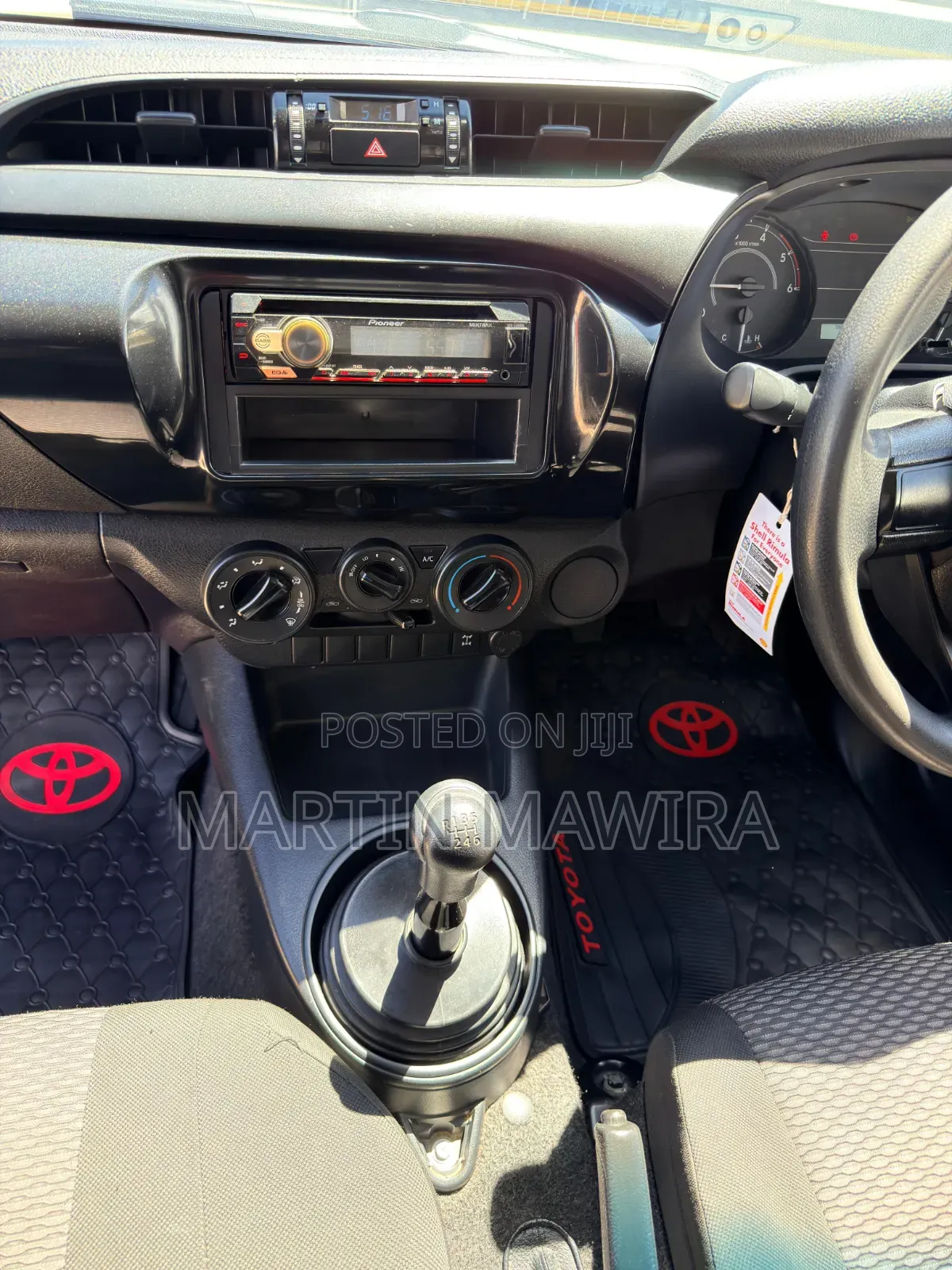 Toyota Hilux 2020 Silver