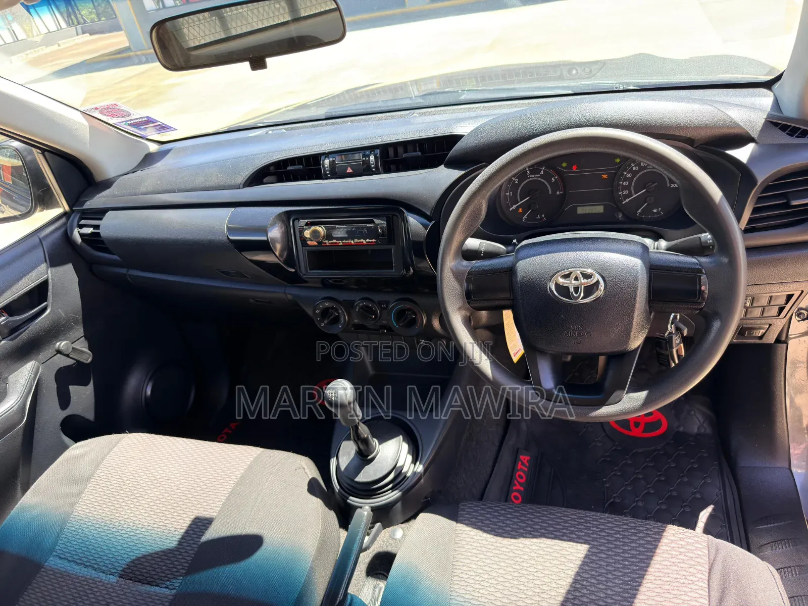 Toyota Hilux 2020 Silver