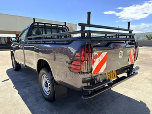 Toyota Hilux 2020 Silver