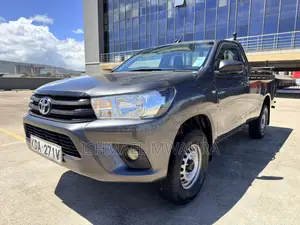 Toyota Hilux 2.4 Diesel 2020 Silver
