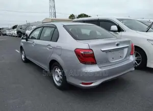 Toyota Axio 1.5 Hybrid 2WD 2019 Silver