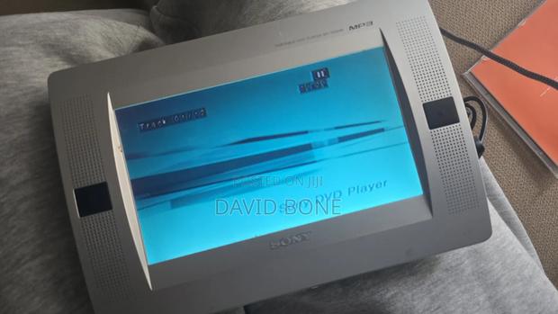 Retro Portable Sony DVD/Cd Player - thumbnail 3