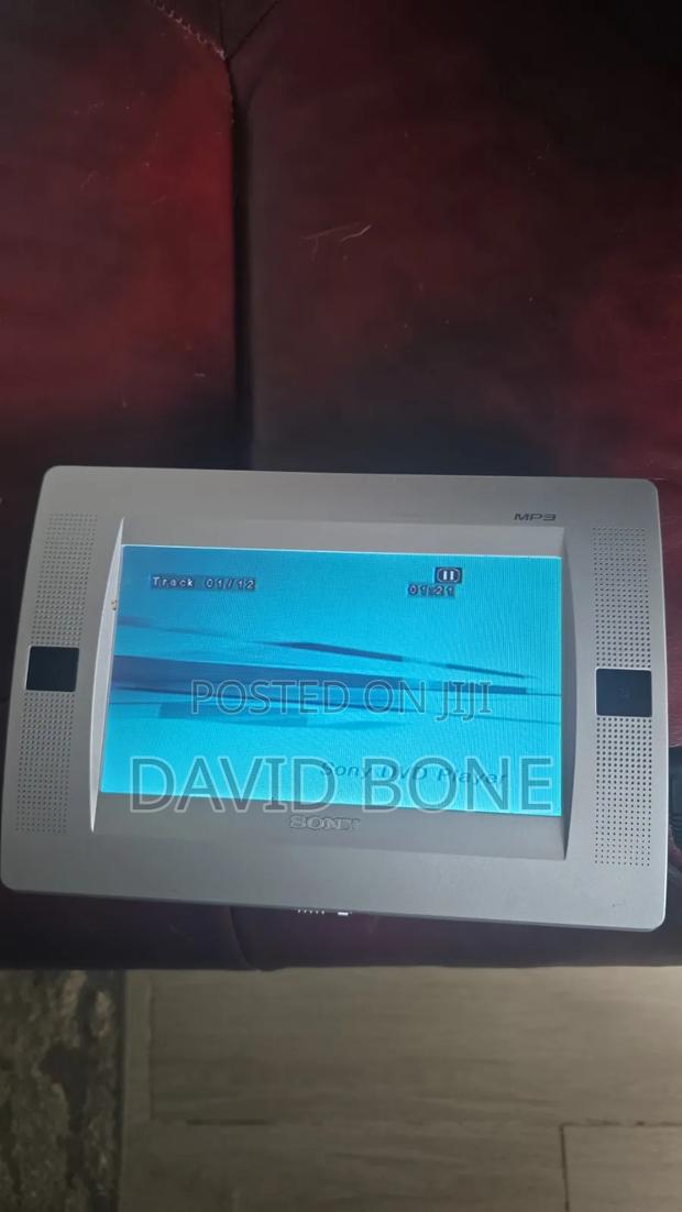Retro Portable Sony DVD/Cd Player - thumbnail 4