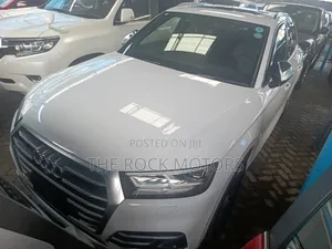Audi Q5 2.0T Premium AWD quattro 2019 White
