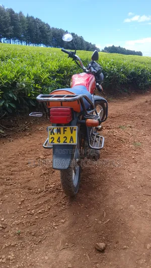 Honda CB 2022 Red
