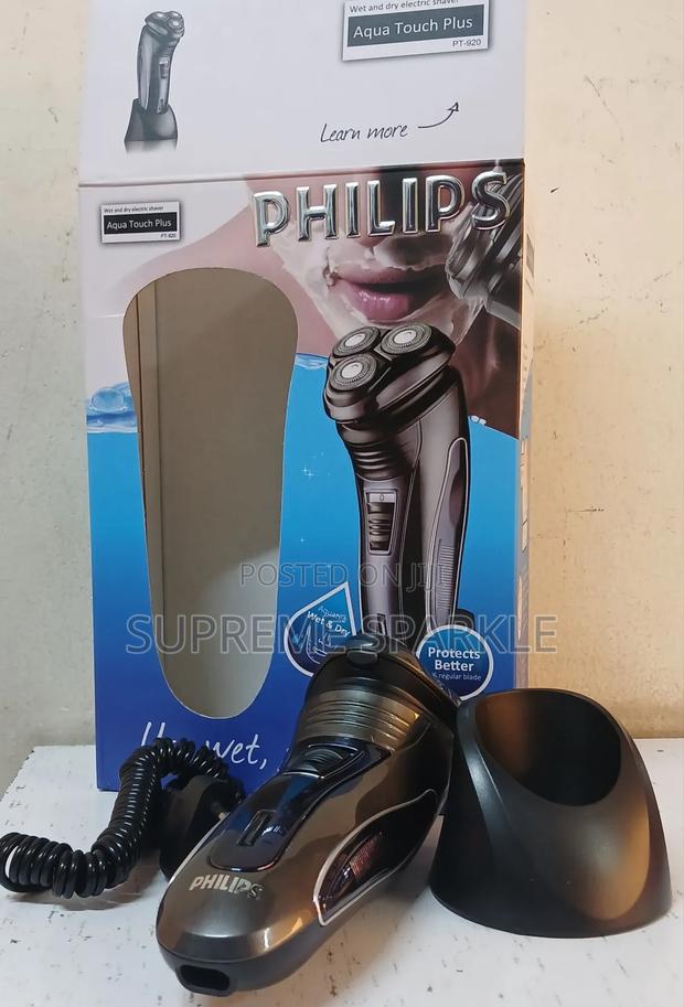 Wet and Dry Philips Smoother Shaver