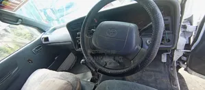Toyota HiAce 2001 White