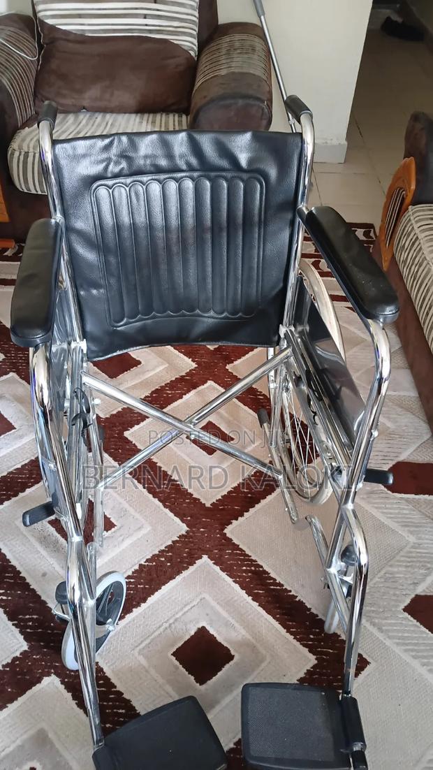 Comode Wheelchair - thumbnail 2