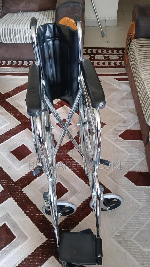 Comode Wheelchair - thumbnail 3