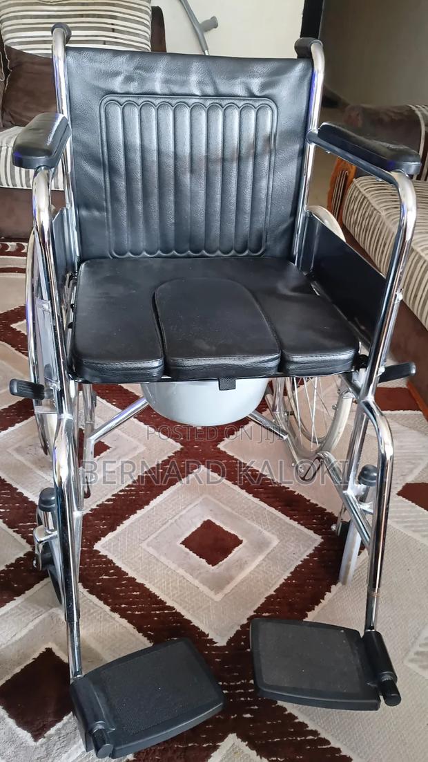 Comode Wheelchair - thumbnail 4
