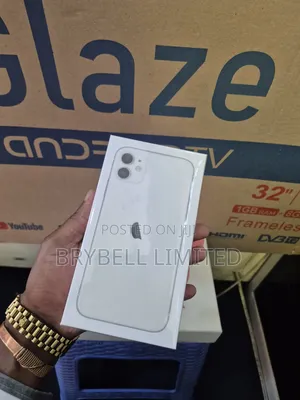 New Apple iPhone 11 128 GB White