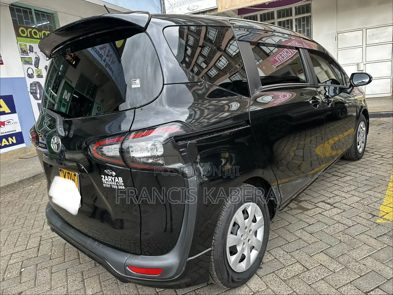 Toyota Sienta 2018 Black
