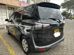 Toyota Sienta 2018 Black