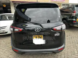 Toyota Sienta 2018 Black