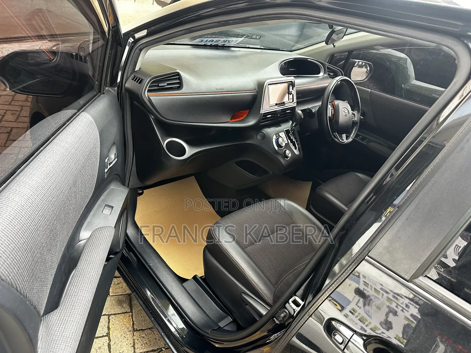 Toyota Sienta 2018 Black