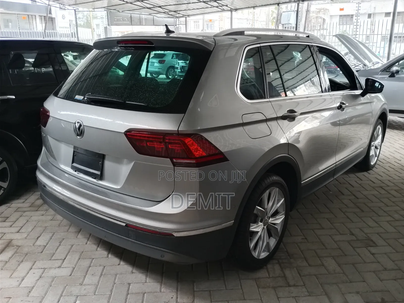 Volkswagen Tiguan 2018 Gold