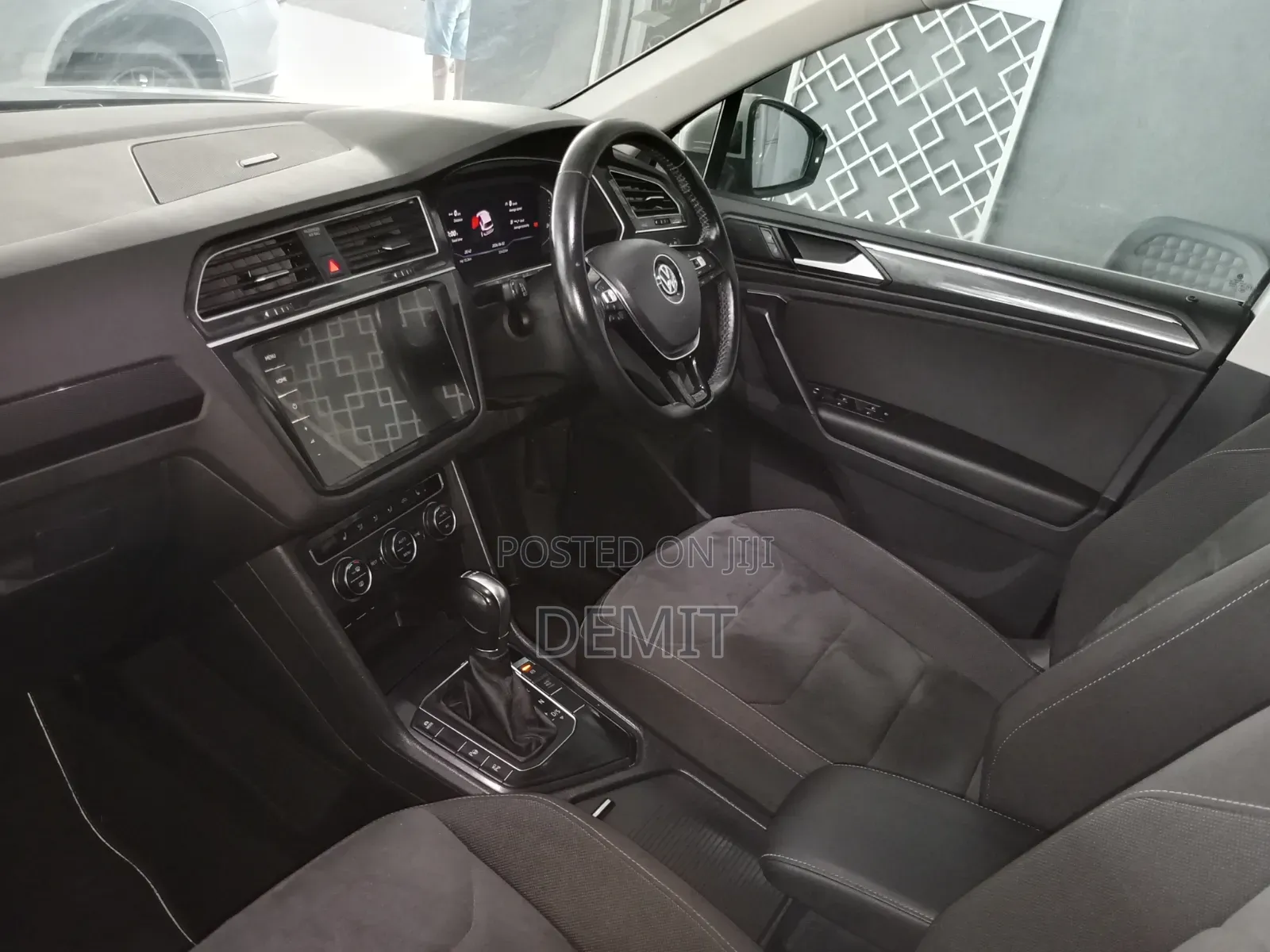 Volkswagen Tiguan 2018 Gold