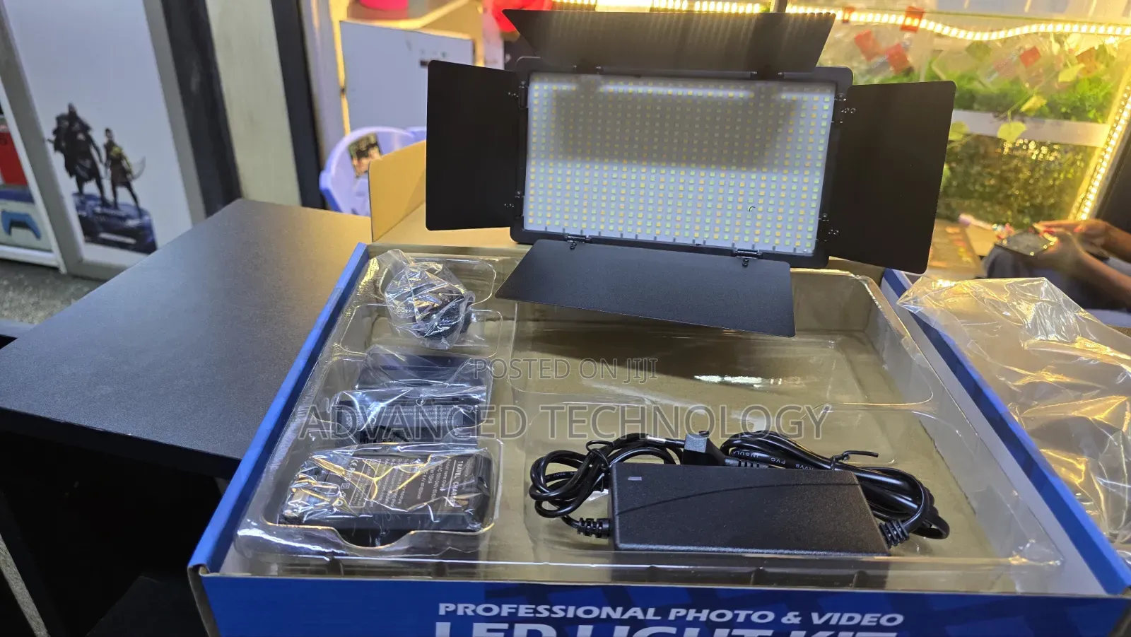 Pro Led 600 Video Light With 2 Batteries ,Adapter Charger(3200-600)