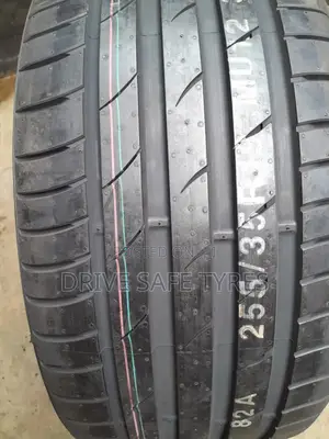 255/35zr 19 Brand New Marshall Tyre Korea