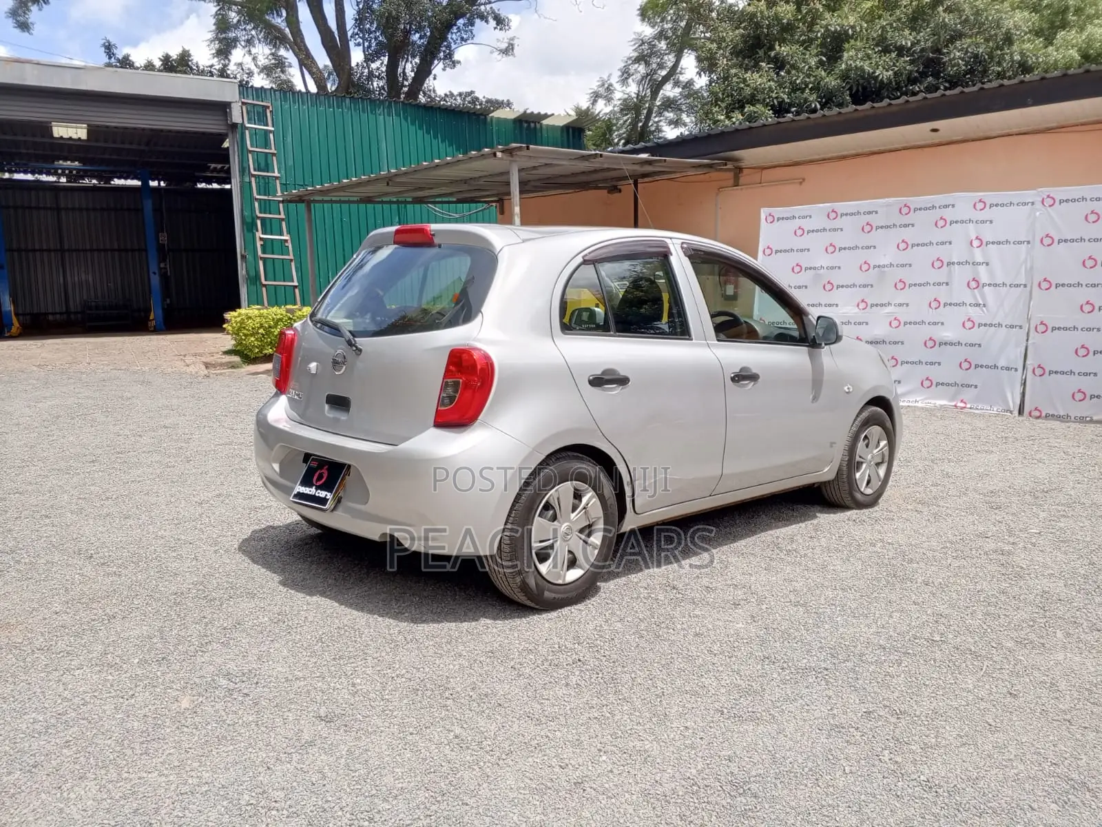 Nissan March 2016 Silver