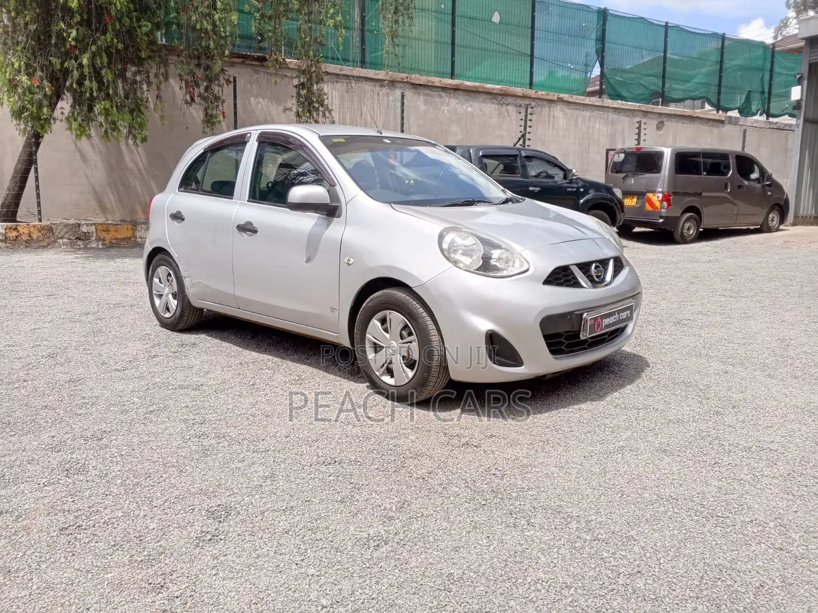 Nissan March 2016 Silver
