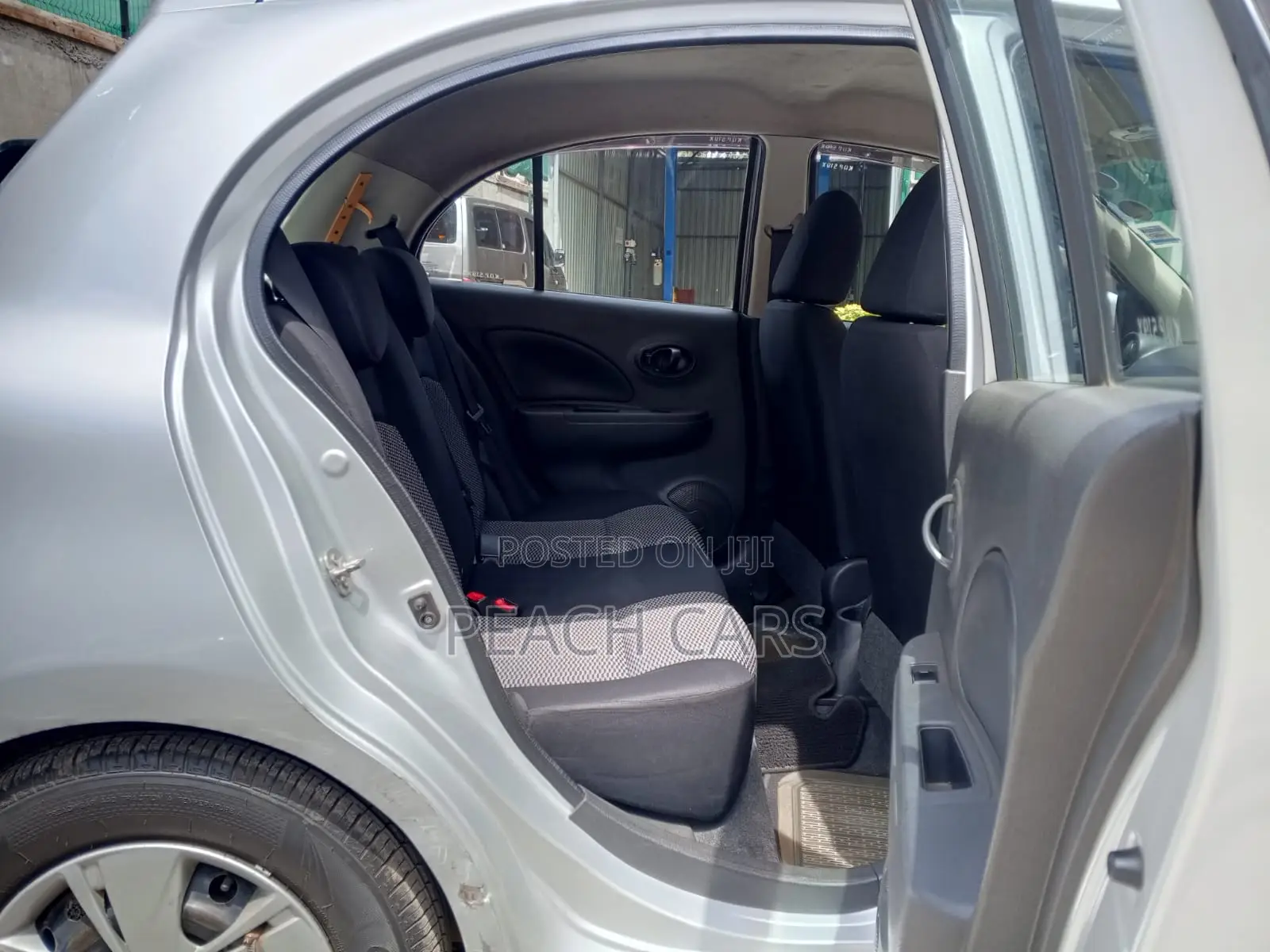 Nissan March 2016 Silver