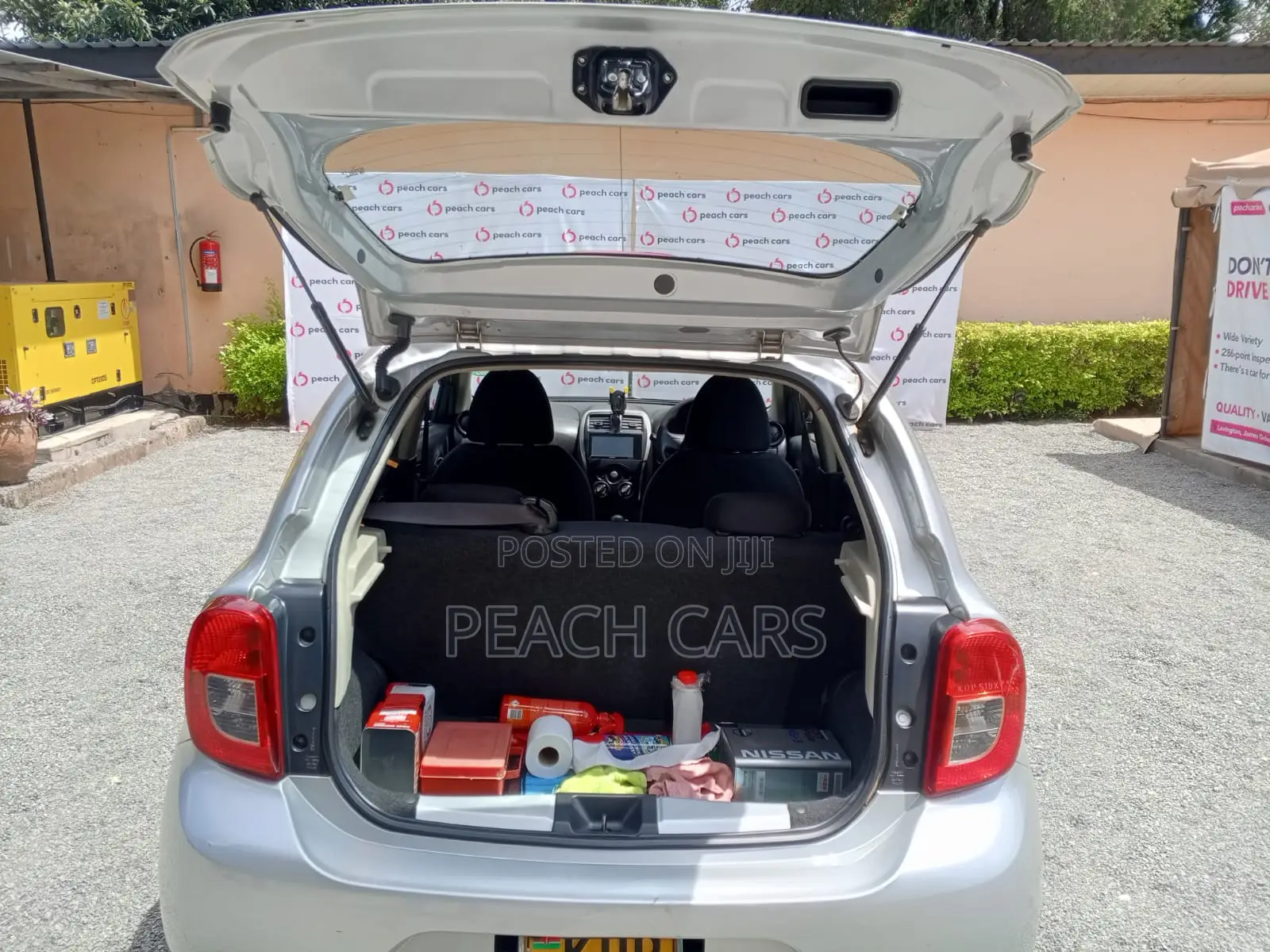 Nissan March 2016 Silver