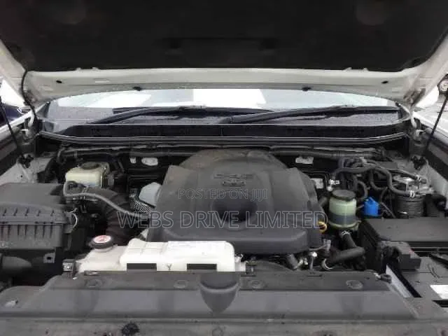 Toyota Land Cruiser Prado 2.8 D-4D 2016 Pearl