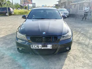 BMW 320i 2010 Black