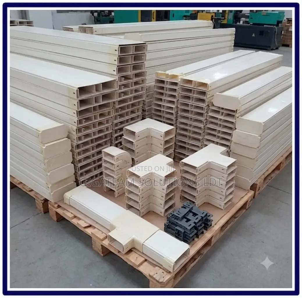50mm X 250mm Metal Trunking – Powder Coated