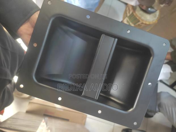 Dual Plastic Recessed Speaker Handles