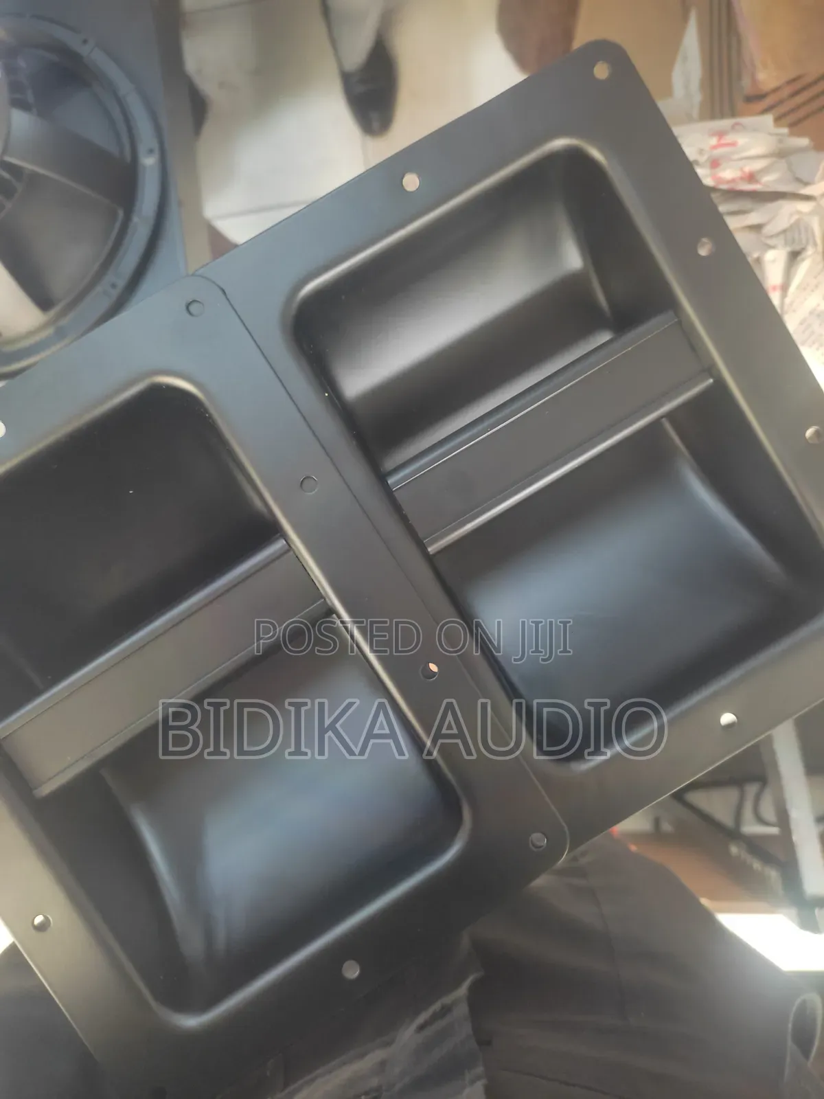 Dual Plastic Recessed Speaker Handles