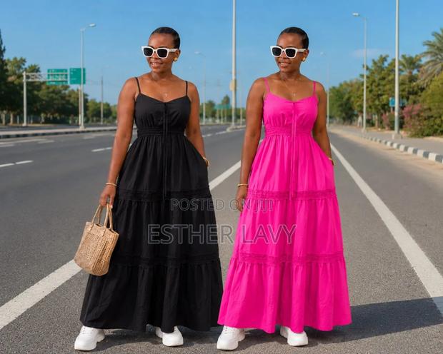 Lady's Dress - thumbnail 10