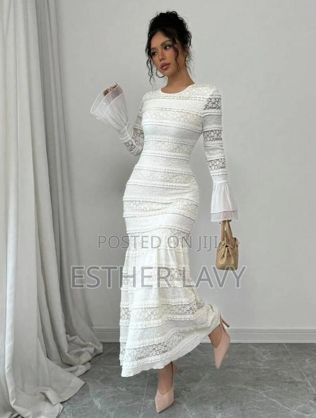 Lady's Dress - thumbnail 16