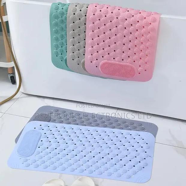 *Anti Slip Bathroom Mat*
