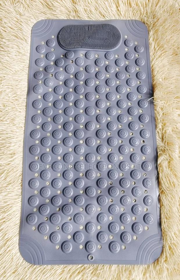 *Anti Slip Bathroom Mat* - thumbnail 2
