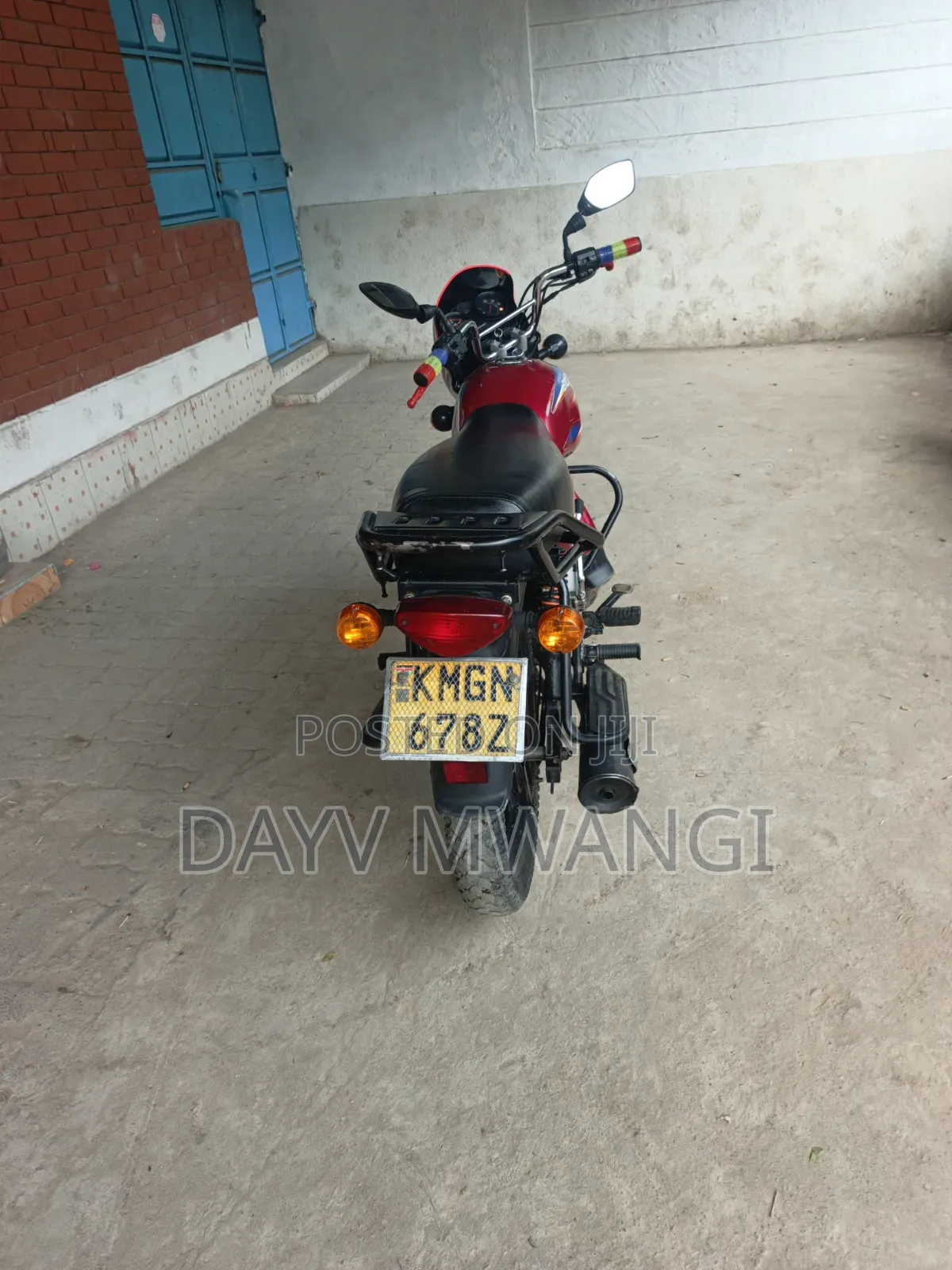 Bajaj Boxer 150 UG 2025 Red