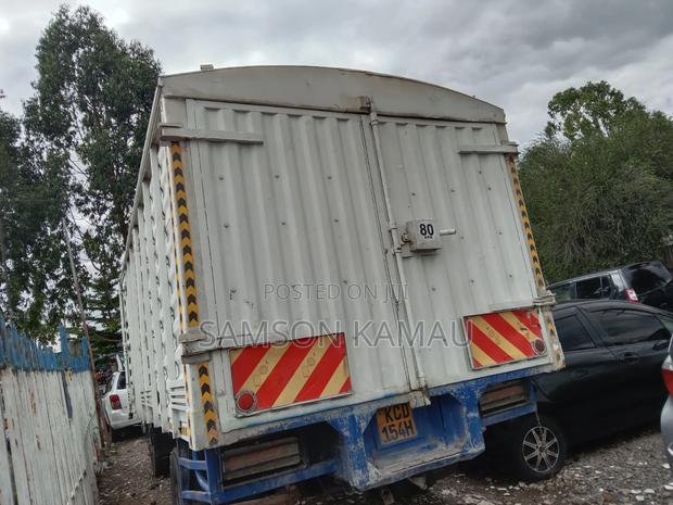 Isuzu NPR Canter - thumbnail 4